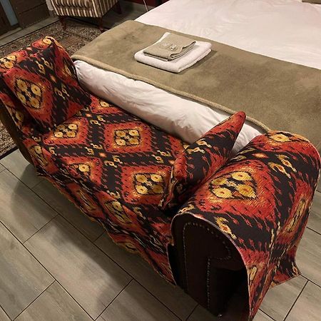 2 Op Terblanche Guesthouse 博克斯堡 外观 照片