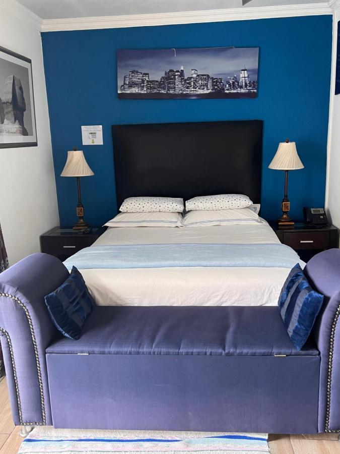 2 Op Terblanche Guesthouse 博克斯堡 外观 照片