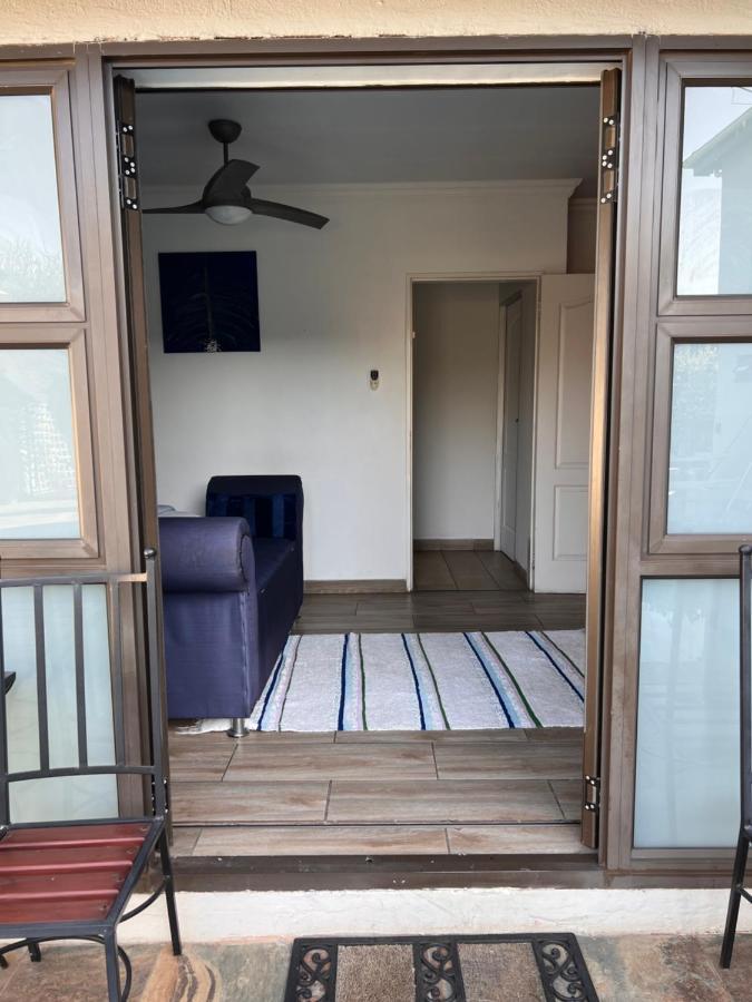 2 Op Terblanche Guesthouse 博克斯堡 外观 照片