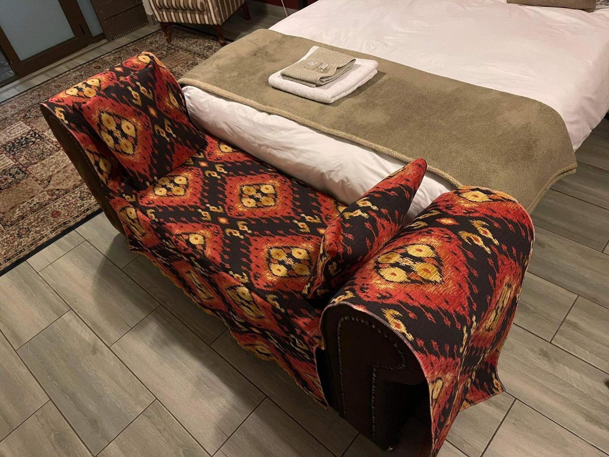 2 Op Terblanche Guesthouse 博克斯堡 外观 照片