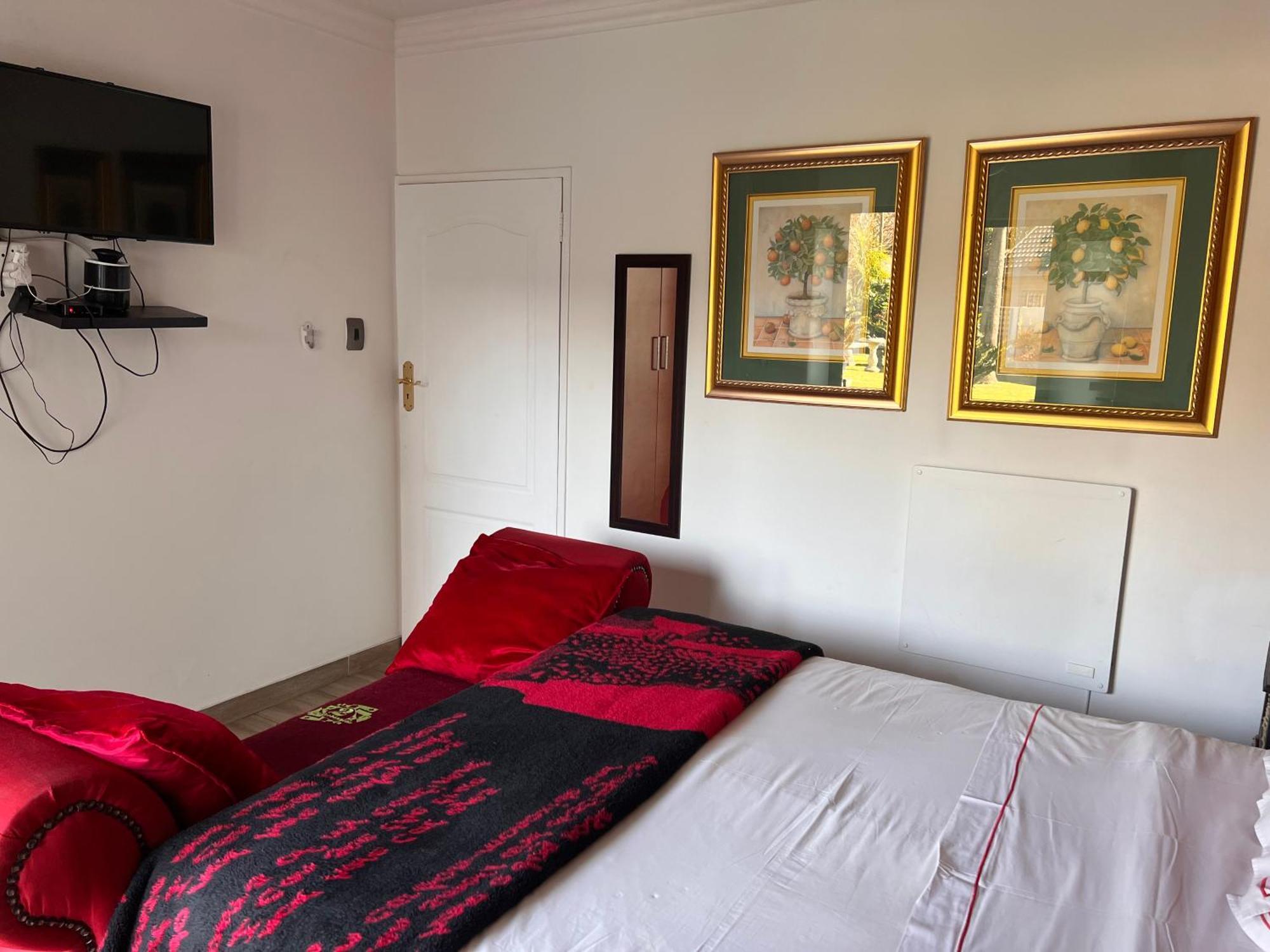 2 Op Terblanche Guesthouse 博克斯堡 外观 照片