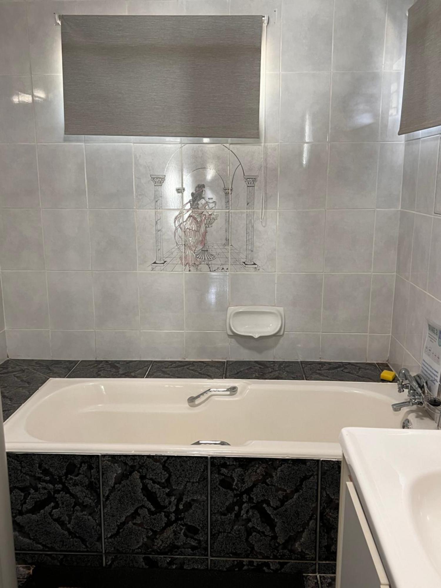 2 Op Terblanche Guesthouse 博克斯堡 外观 照片