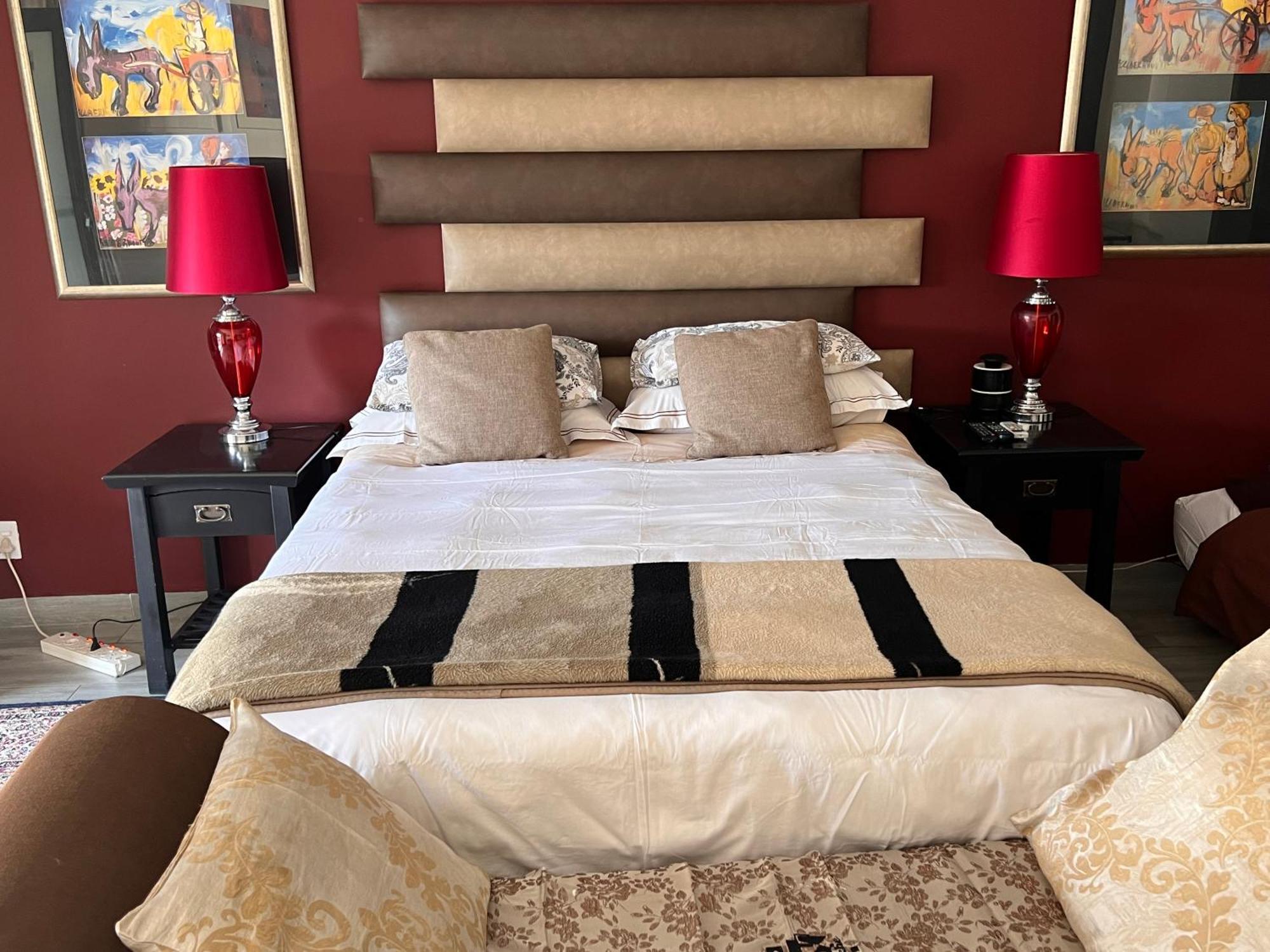 2 Op Terblanche Guesthouse 博克斯堡 外观 照片